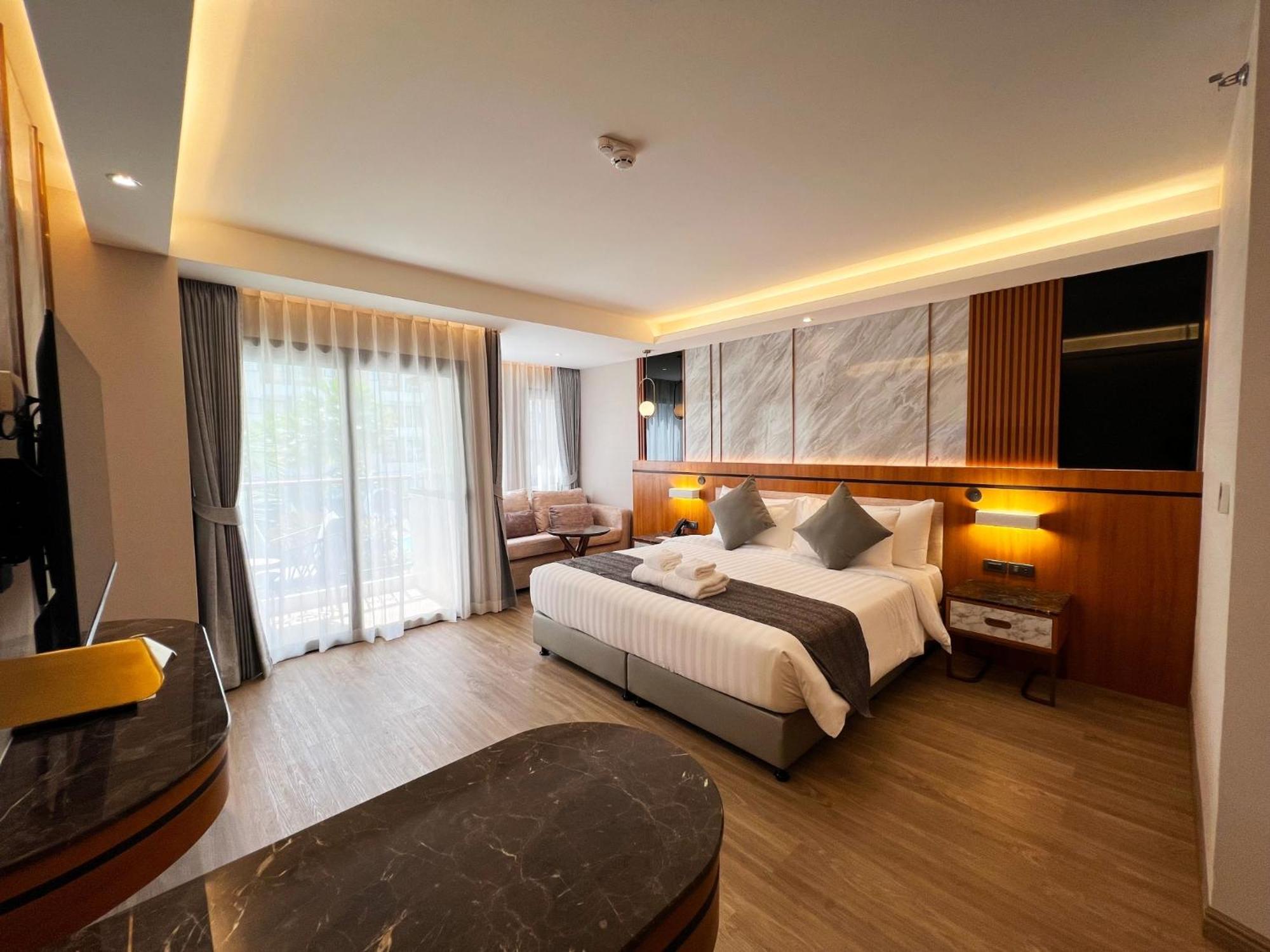 Wyndham Jomtien Pattaya Hotel Na Chom Thian Eksteriør billede