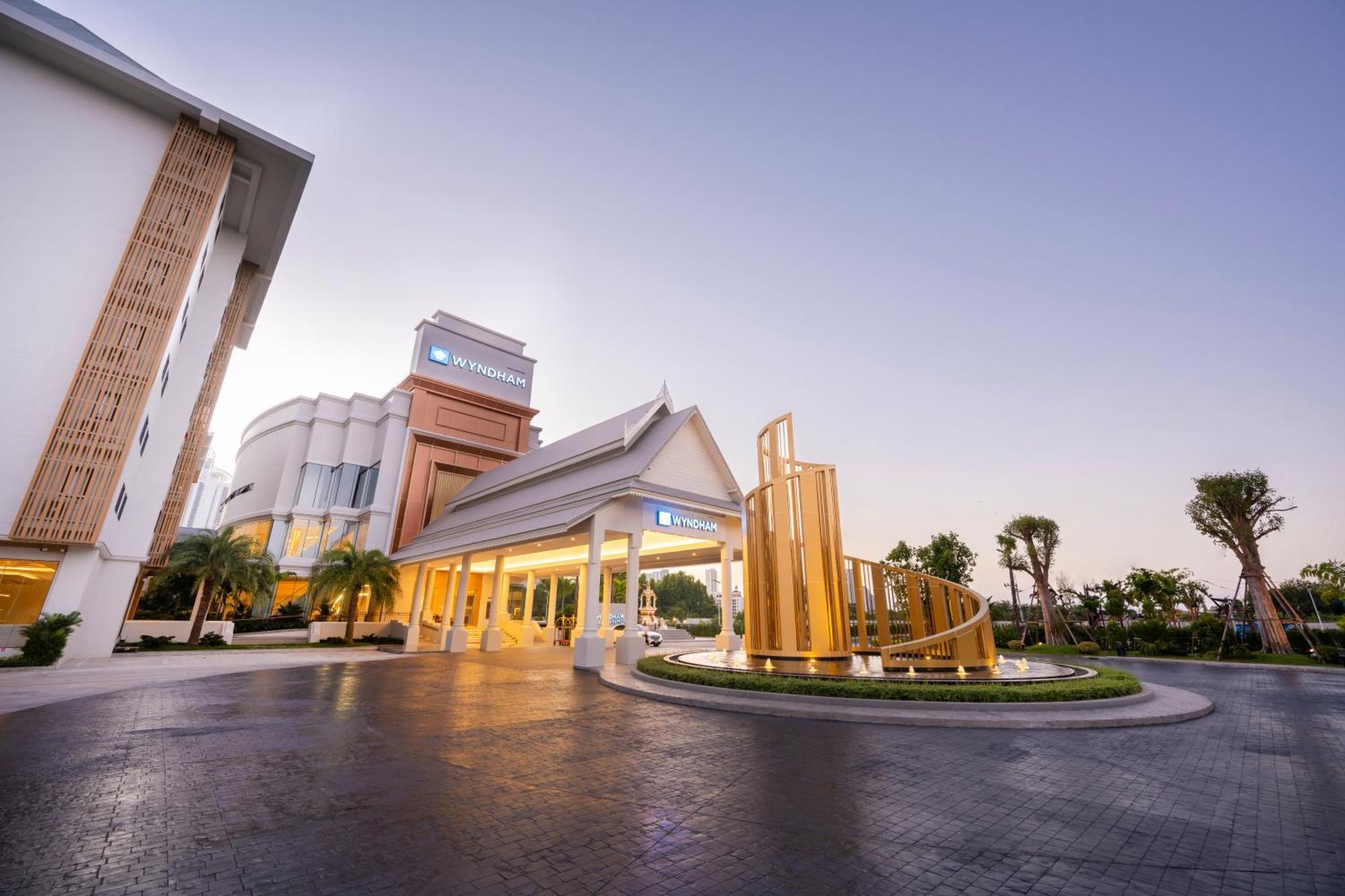Wyndham Jomtien Pattaya Hotel Na Chom Thian Eksteriør billede