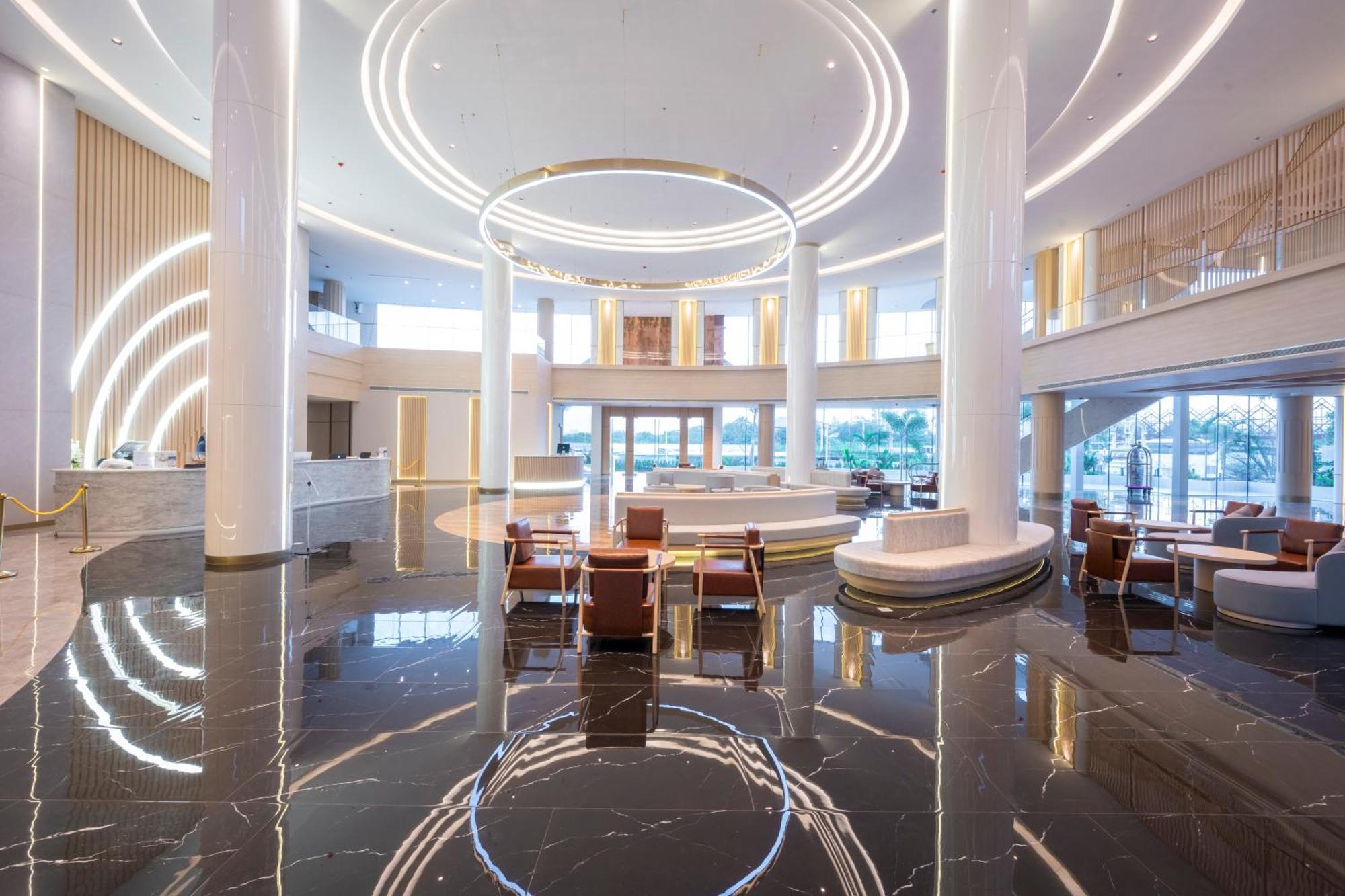 Wyndham Jomtien Pattaya Hotel Na Chom Thian Eksteriør billede